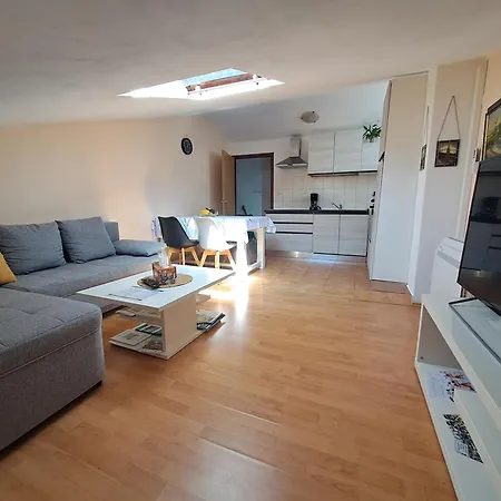 Casa Sosici شقة أوماغ